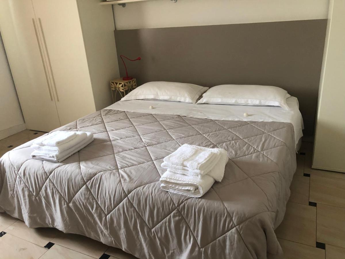 Riva Dei Fiori Apartment เวียเรจโจ ภายนอก รูปภาพ